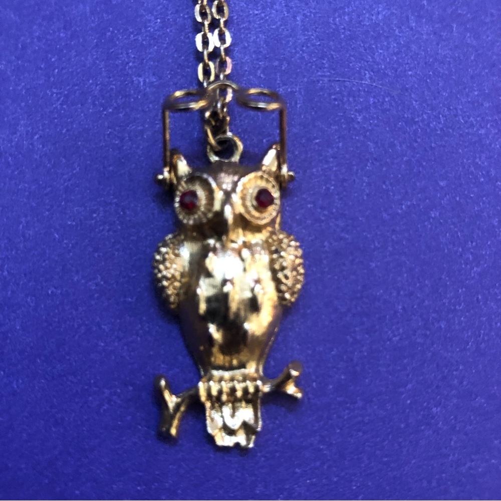 Lovely Little Vintage Owl with red eyes with glasses that move up and down. - Picture 6 of 9